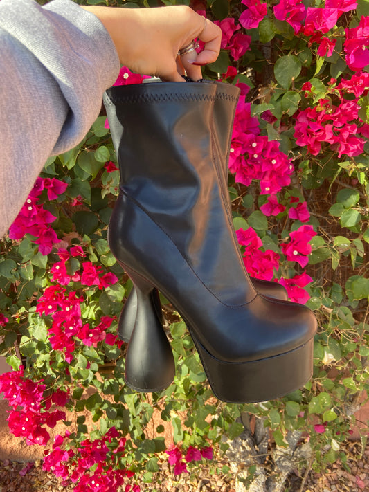Boots Ankle Heels By Fashion Nova  Size: 9